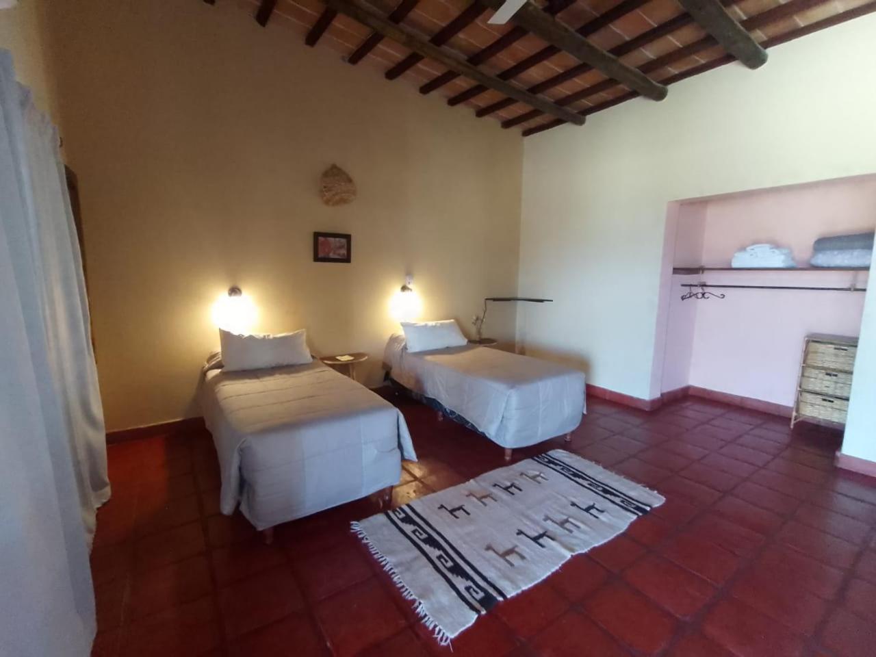 Hotel Texas Cafayate Bagian luar foto